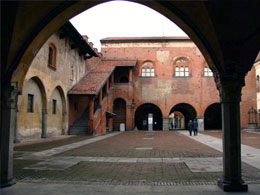 Monumental Complex Del Broletto