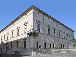 Palazzo dei Diamanti